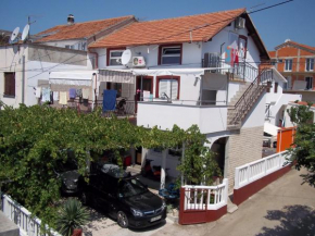  Apartments with a parking space Vodice - 12926  Водице